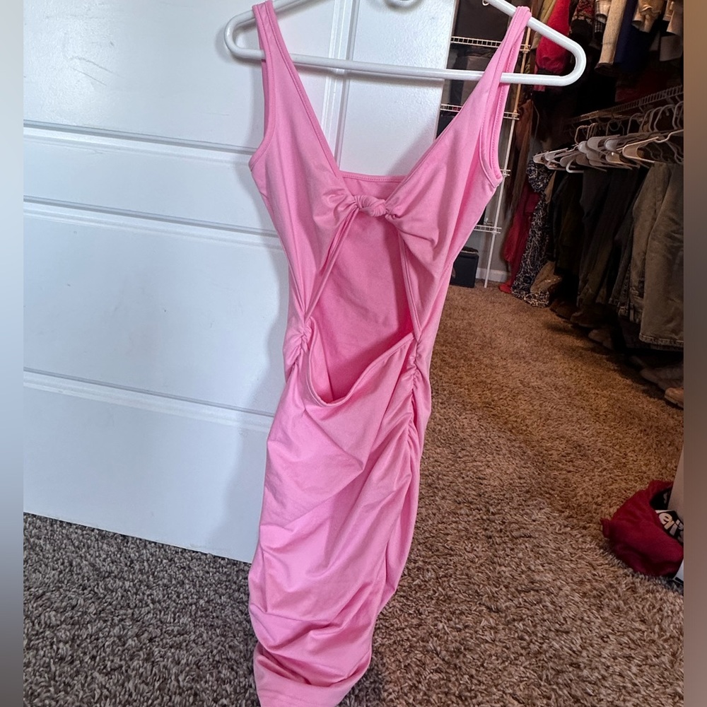 pink cutout bodycon dress
